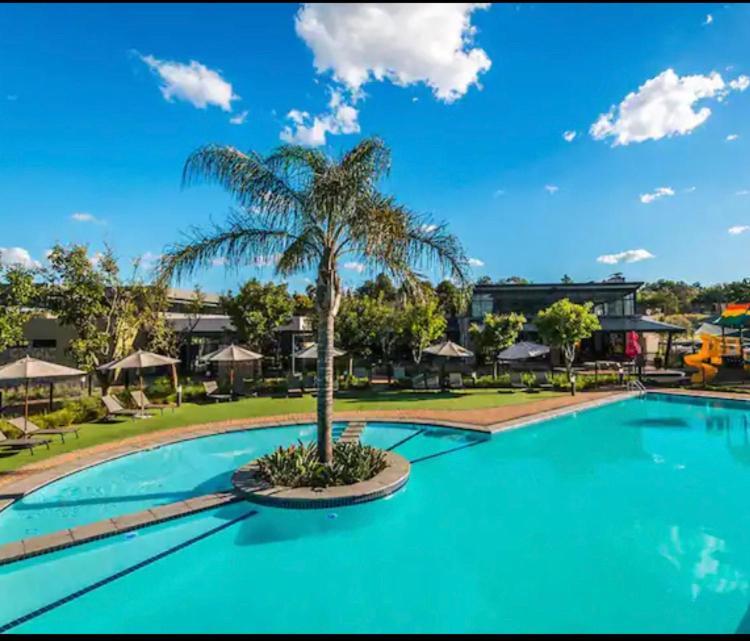 Luxurious Waterfall 1 Bedroom Condo With Free Uncapped Wifi Midrand Dış mekan fotoğraf