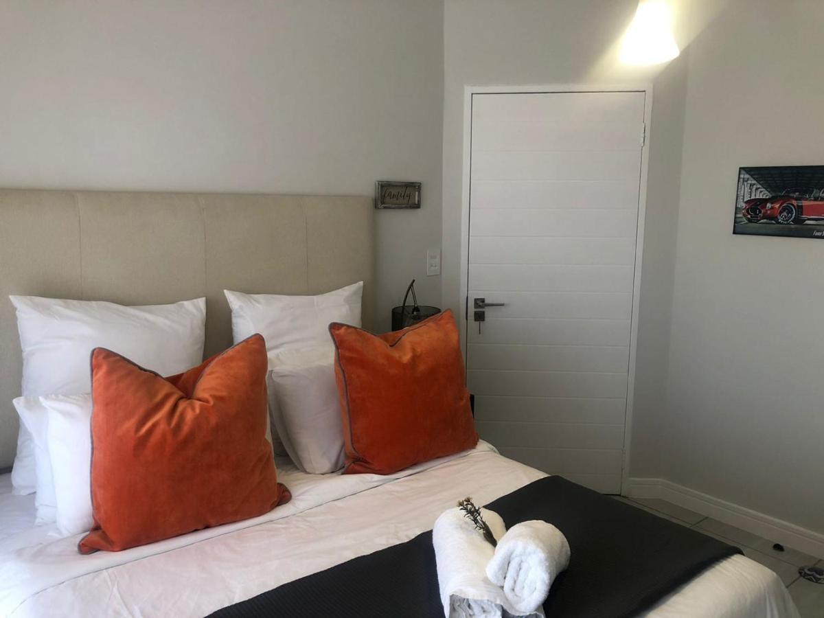 Luxurious Waterfall 1 Bedroom Condo With Free Uncapped Wifi Midrand Dış mekan fotoğraf