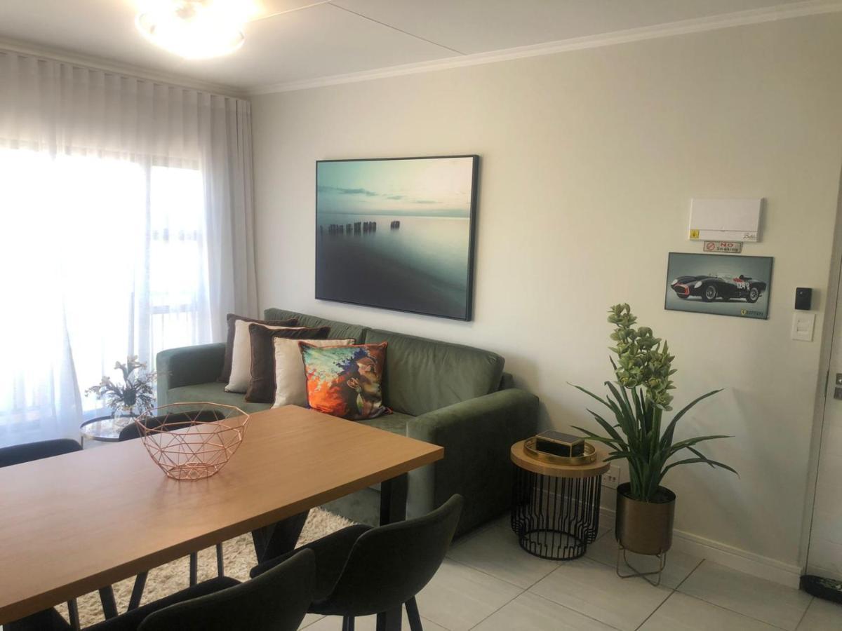 Luxurious Waterfall 1 Bedroom Condo With Free Uncapped Wifi Midrand Dış mekan fotoğraf